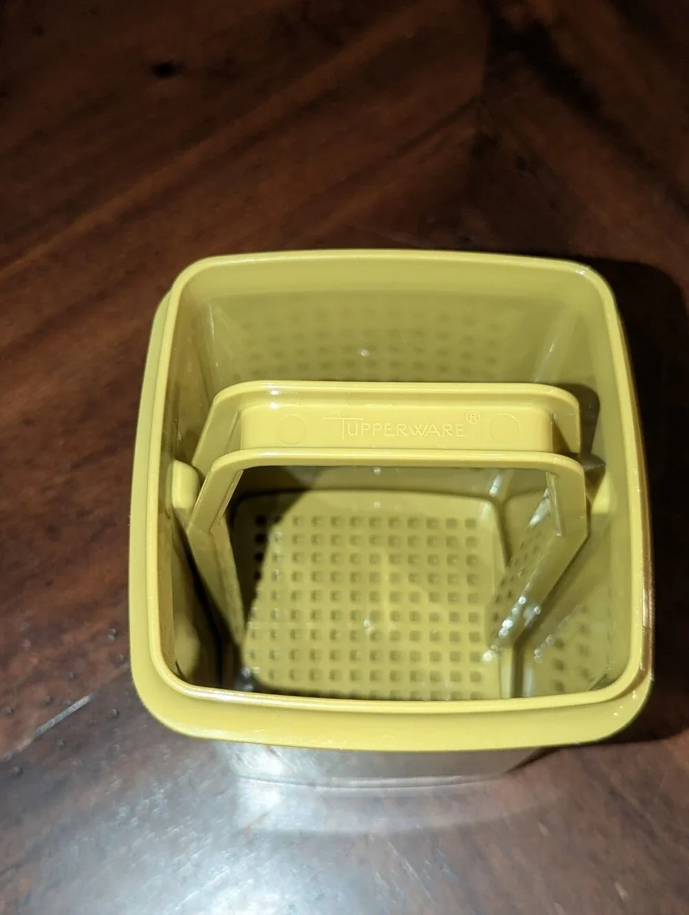 Vintage Tupperware Green Pickle Keeper With Strainer & Lid Model 1330-3 Made USA